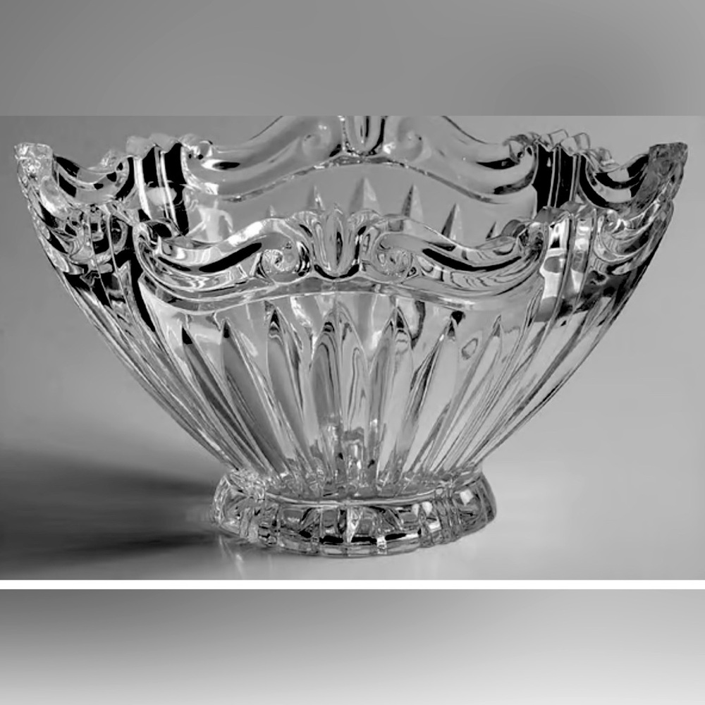 Augustina by ONEIDA Crystal 7” Bowl Oval